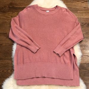 adorable AE pink sand pullover, goes with anything and is a stunning color.🤍